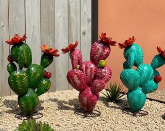 Escultura de cactus de metal pintada a mano: decoración de jardín del suroeste