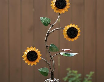 Girasol triple grande de metal sobre soporte de roca / Decoración de patio para mamás / Escultura artística estilo suroeste / Estatua de exterior para guardería