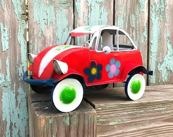 Coche buggy de dunas con forma de escarabajo de metal colorido / Decoración para jardín o patio / Escultura de arte para jardín del suroeste / Estatua de exterior hecha a mano