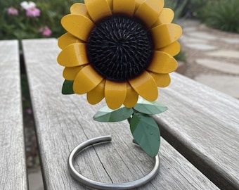 Metal Sunflower Ring | Garden Patio Decor | Southwestern Yard Art Sculpture | Outdoor Statue