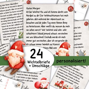 Könnte beinhalten: Eine Sammlung von 24 personalisierten Weihnachtselfenbriefen und Umschlägen. Die Briefe zeigen Illustrationen von Elfen und dem Weihnachtsmann mit Text auf Deutsch. Das Set enthält eine Vielzahl von Designs und eine persönliche Note.