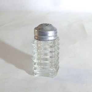 Contemporary Vintage Manhattan Salt Shaker by Anchor Hocking RARE FIND