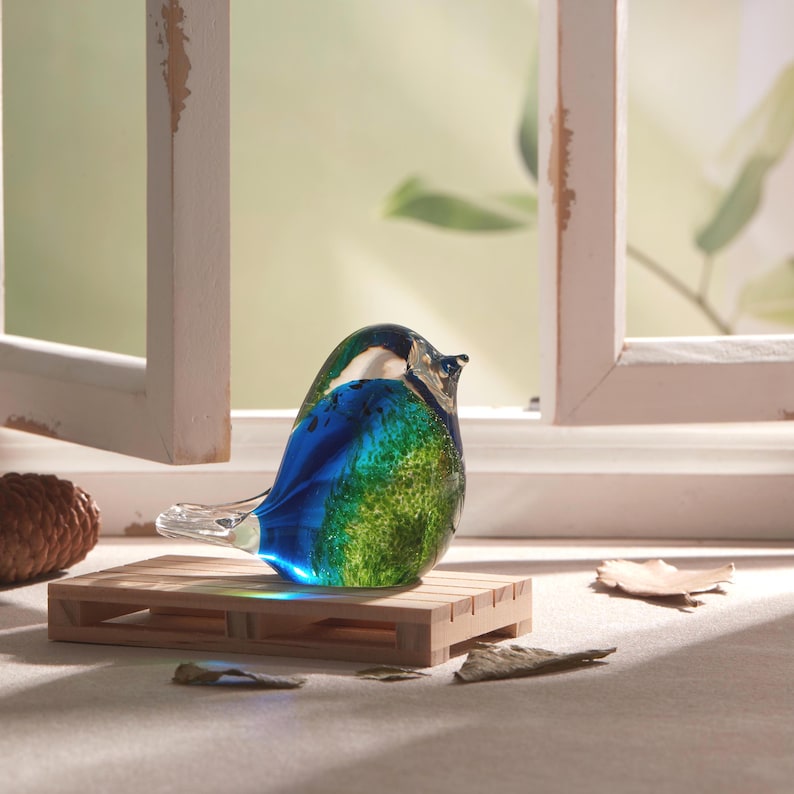 Bluebird of Happiness mundgeblasene Glasvogelskulptur, handgefertigter Kunstglas-Sonnenfänger, farbenfrohes Wohndekor, Geschenk für Vogelliebhaber Bild 5