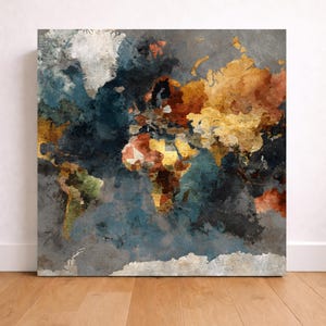以下が含まれることがあります： テクスチャ加工された絵画風の世界地図のアートプリント。青、金、茶色の色使いで、大陸や国が色の濃淡で表現されています。正方形のキャンバスにマウントされています。