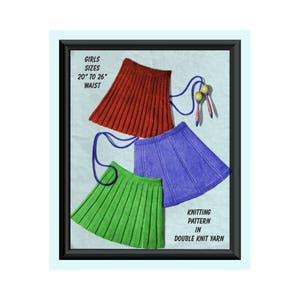 Puede incluir: Tres faldas de punto en rojo, azul y verde, con un patrón de tejido de punto doble. El patrón es para niñas de tallas de cintura de 51 cm a 66 cm.