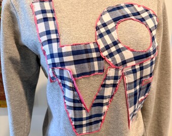 Upcycling Unikat Sweatshirt/Hoodie mit LOVE - Größe S