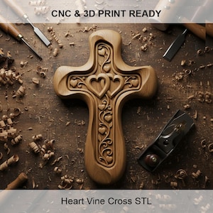 Puede incluir: Una cruz de madera marrón claro con un diseño de corazón y vid, con el texto "Heart Vine Cross STL" y "CNC & 3D PRINT READY." La cruz está tallada intrincadamente. Virutas de madera y herramientas rodean la cruz, sugiriendo carpintería.