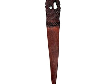 Cuchillo de madera africano hecho a mano