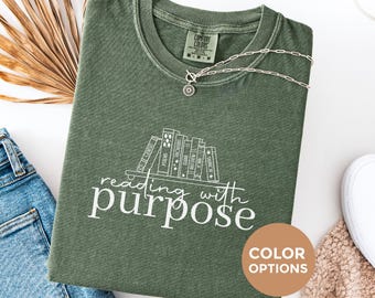 Camiseta cristiana para amantes de los libros / Camiseta para leer con propósito, diseño de estantería de libros bíblicos, camiseta de lector de fe, colores cómodos unisex, camiseta religiosa