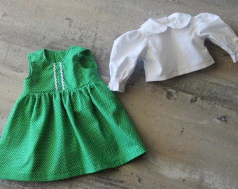 Ropa para muñeca de 30-33 cm hecha a mano, jersey de punto verde y blusa blanca.