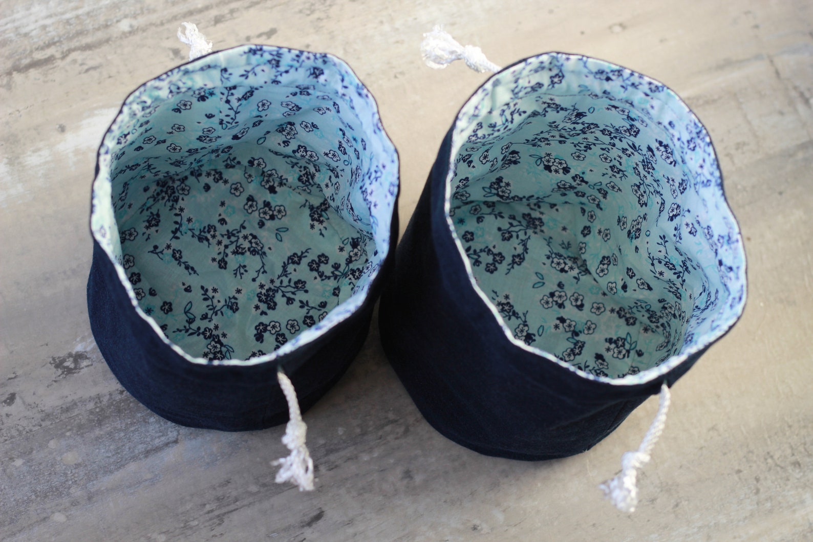 BUCKET 25 PRINTED DENIM BAG NAVY BLUE