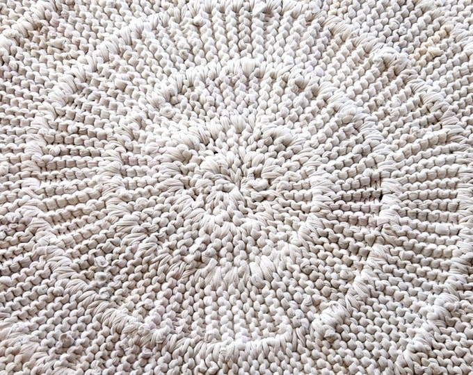 White & Cream Circular Rag Rug Upcycled T Shirt Cottage Chic French