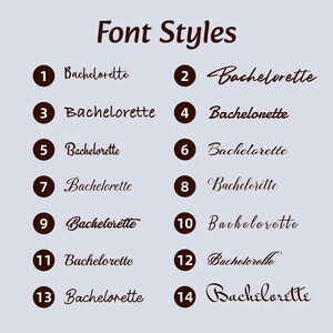 Puede incluir: Un gr&aacute;fico titulado Font Styles que muestra catorce opciones numeradas, cada una con la palabra Bachelorette en un tipo de letra distinto. El texto es de color marr&oacute;n oscuro sobre un fondo gris claro, mostrando una variedad de fuentes script y serif.