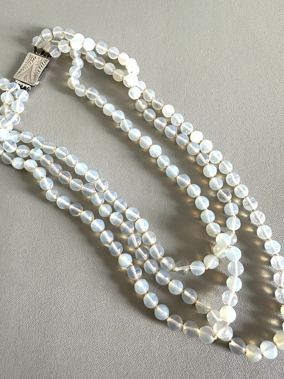 Vintage Opaline glass bead necklace - image 3
