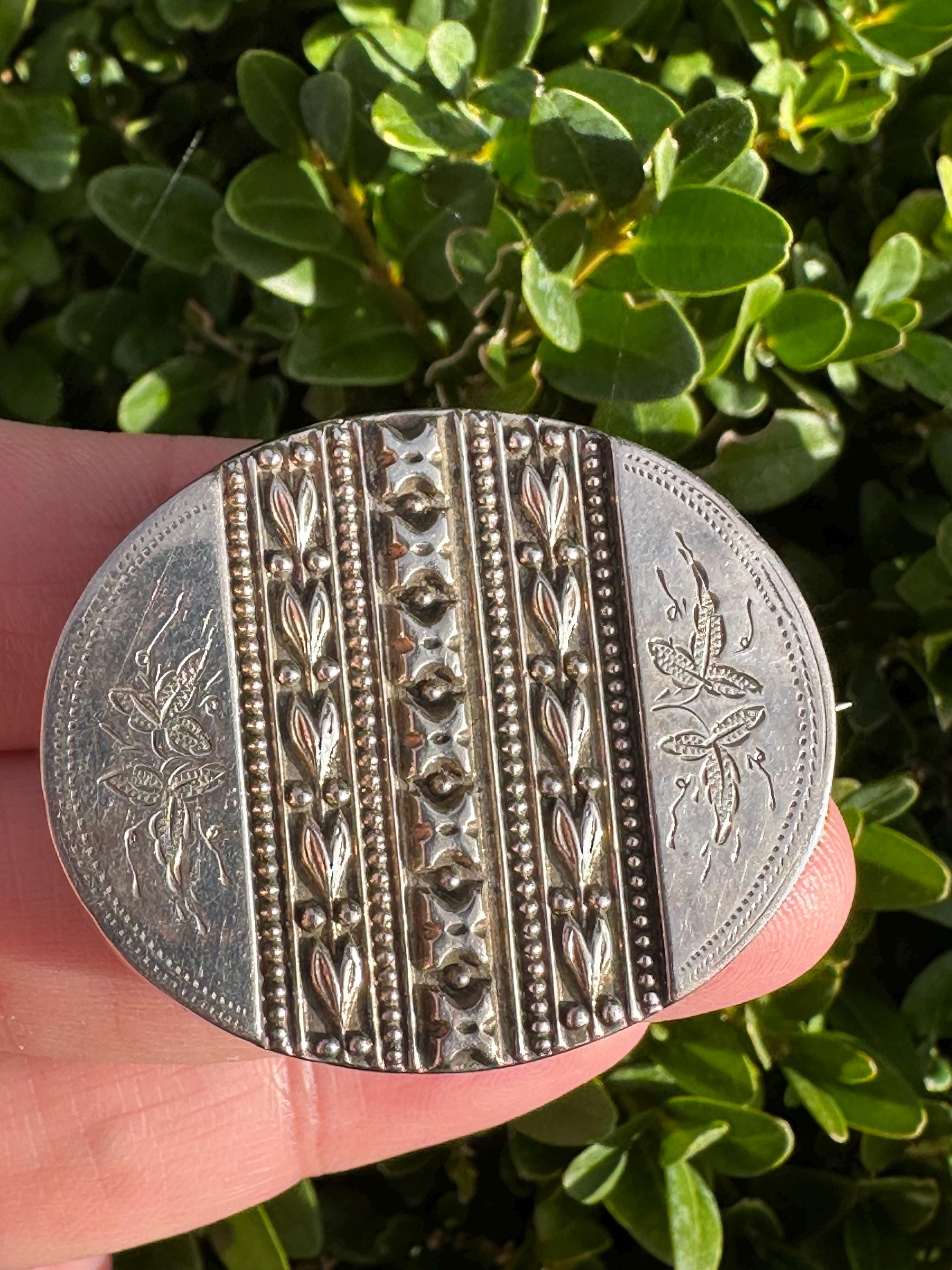 Queen victoria brooch - Etsy 日本