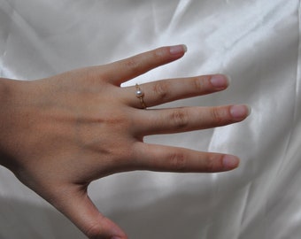 Dainty Pearl 14k Gold Filled Chain Ring, Minimalist Stackable Ring