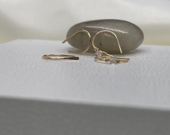 Tiny Gold Threaders, Huggie Hoop Earrings , Sleeper Earrings , Horseshoe Earring , Minimal Threader Earrings