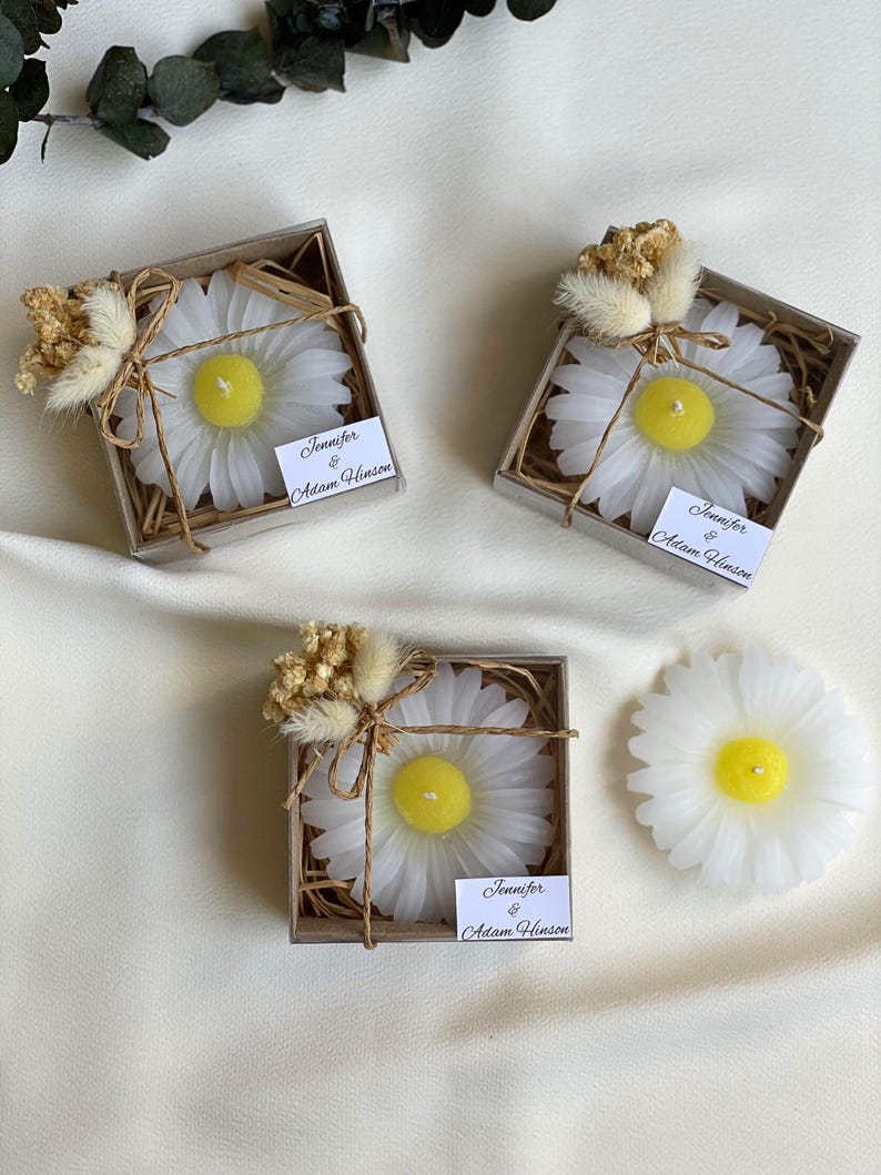 Daisy Candle Wedding Favors for Guests, Personalized Bridal Shower ...