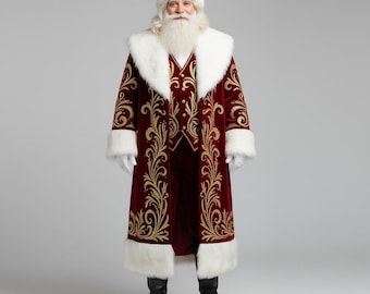 Lujoso disfraz de Papá Noel de terciopelo rojo con bordados dorados y piel. Traje de Papá Noel de terciopelo rojo estilo vintage con ribete de piel con bordados dorados y gorro.