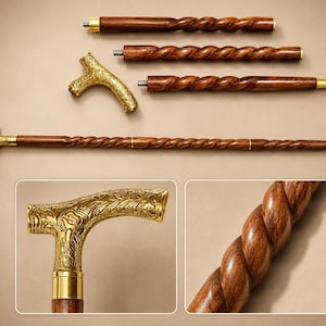 Op de afbeelding: Een inklapbare wandelstok met een donkerbruine houten schacht met een gedraaid touwontwerp en een goudkleurig metalen handvat met gedetailleerde bloemgravures. De set bevat drie schachtsegmenten en &eacute;&eacute;n handvat, ook in gemonteerde staat getoond.