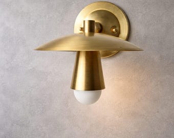 Arandela de parede moderna de meados do século em latão | Luminária industrial para banheiro | Luminária de parede minimalista branca fosca
