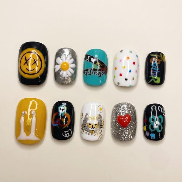 G-Dragon Kpop Press On Nails | Graffiti Daisy Smiley Pop Art Gel Set