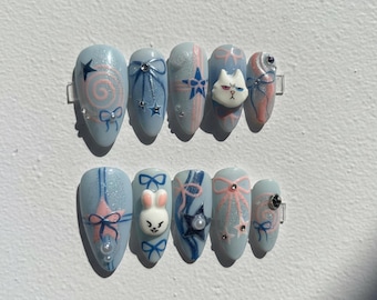 Pastellblaue Pressnägel | Kawaii Häschen & Katze, Handgemacht