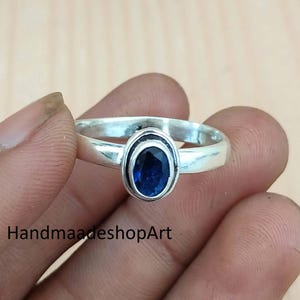 Anillo de iolita de plata de ley, banda triangular, joyería rústica minimalista.