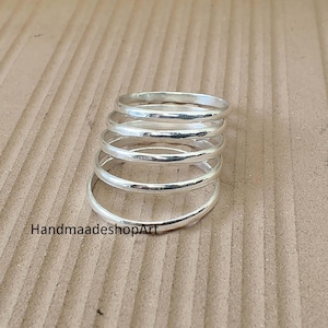 Conjunto de anillos apilables de plata de ley 925: diseños surtidos, anillos midi finos y gruesos.