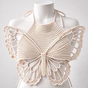 Puede incluir: Juego de tres tazas de cerámica con acabado mate moteado. Las tazas son de color crema, gris claro y gris oscuro. Cada taza tiene un diseño minimalista y un asa redondeada.