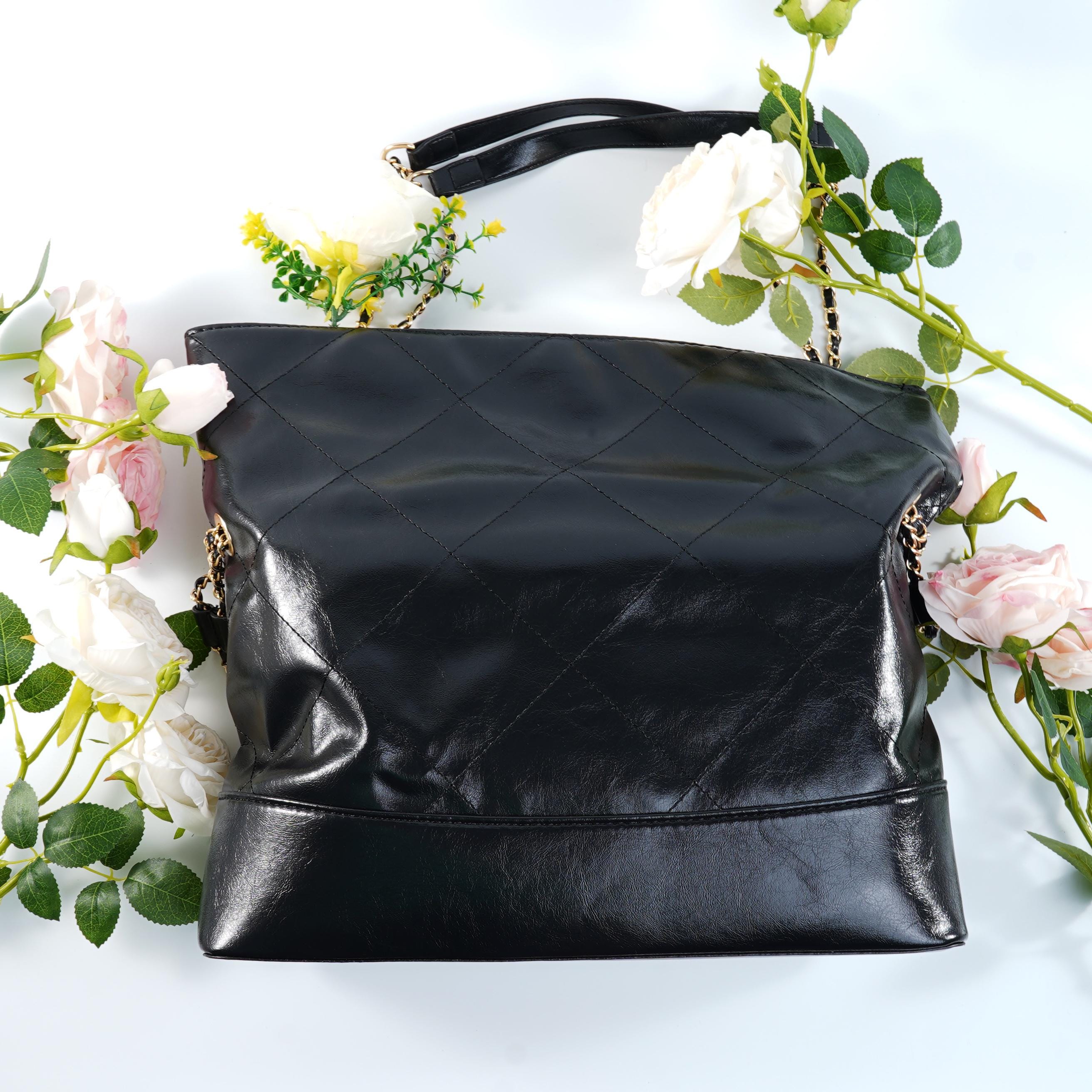 Women hag bag, medium size, black with gold chain Black chain handbag, Crocodile, Glazed, Gold. SMALL MIA  main image 4
