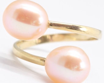 14K Yellow Gold Pearl Ring, Pure 14K Gold Ring, Hug Ring 14K Gold, Pearl Engagement, Unique Pearl Ring, Unique Engagement, Pearl Ring, Gold