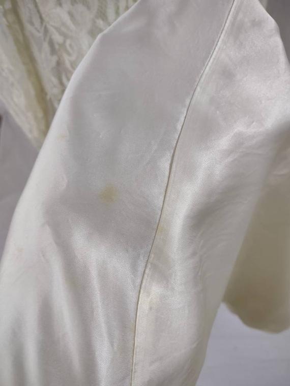 Wedding dress in ivory tea length lace - image 7