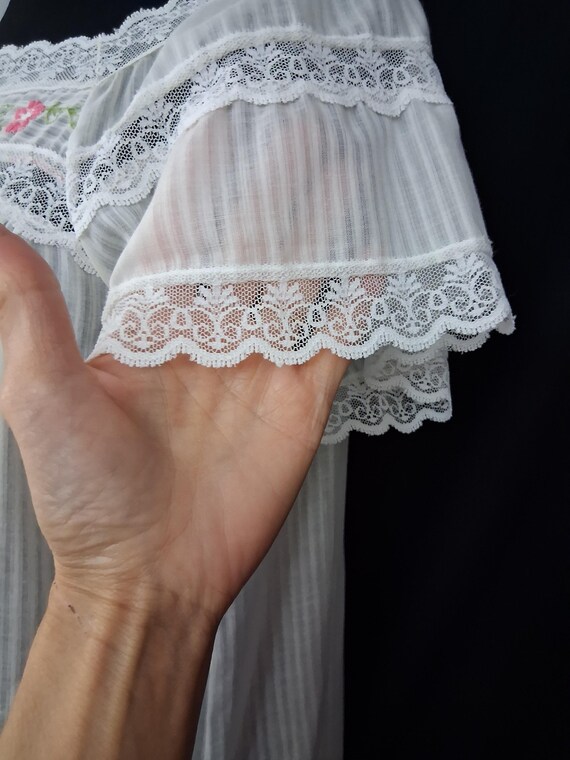 Pretty sheer cotton and polyester nightgown - image 2