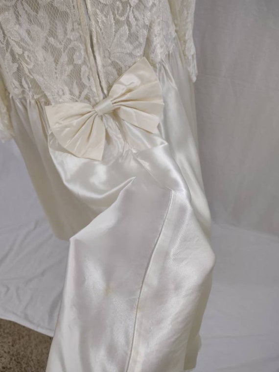 Wedding dress in ivory tea length lace - image 6