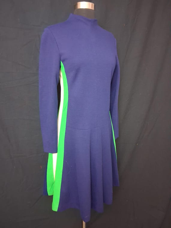 1970s classic dress mary Tyler Moore style