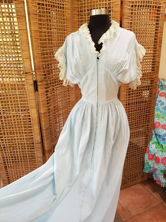 Incredible 1930s cotton dressing gown with train b