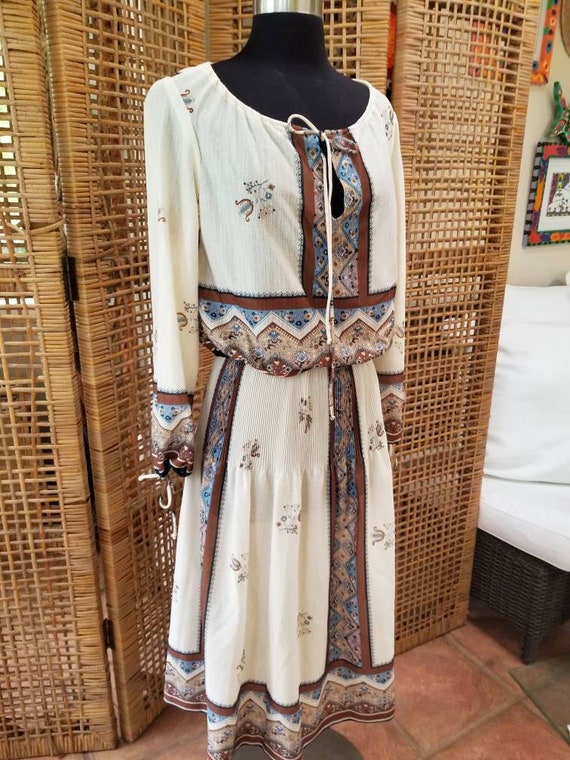 Pretty little 1970s peasant blouse and matching sk