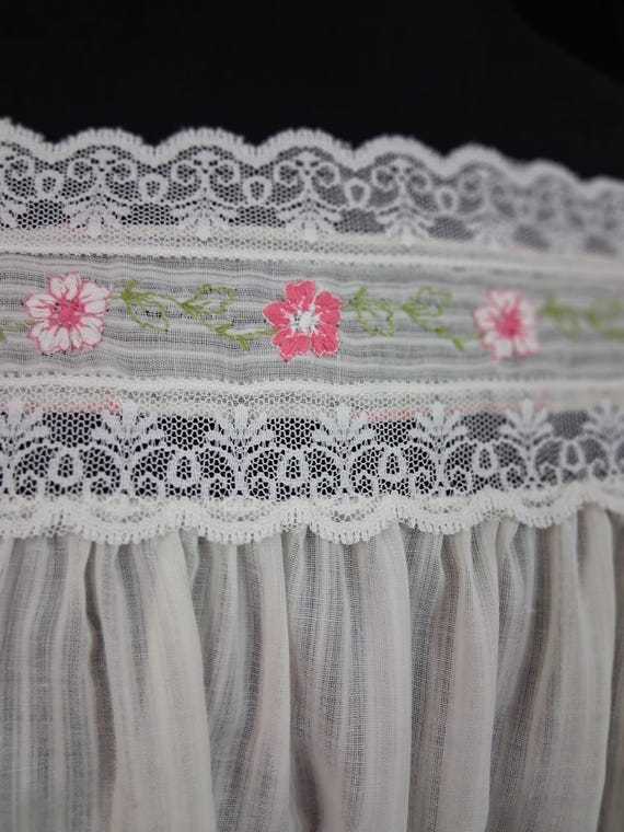 Pretty sheer cotton and polyester nightgown - image 7