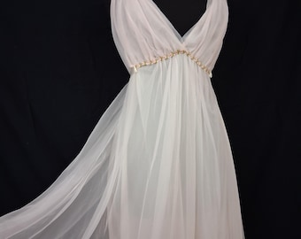 Vintage gown in pale pink with rosebud ribbon
