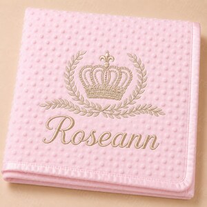 Prinzessin Krone Name Personalisierte gestickte Babymädchen Rosa Decke Krippe Kinderbett Kinderwagen Moses Korb Krankenhaus Sets Tasche Babypartygeschenk Autositz