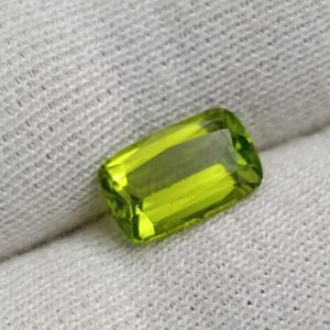 Peridot natural from Pakistan 3.95  carat