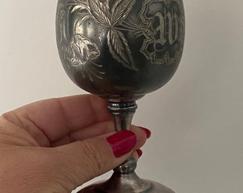 Vintage monogramed goblet / Cálice