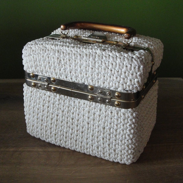 Women's Vintage 1960's Cream Coloured Macrame Box Hand Bag