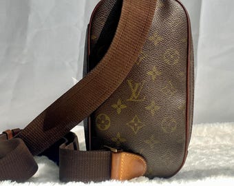 LV Vintage Monogram Canvas Brun Axelväska