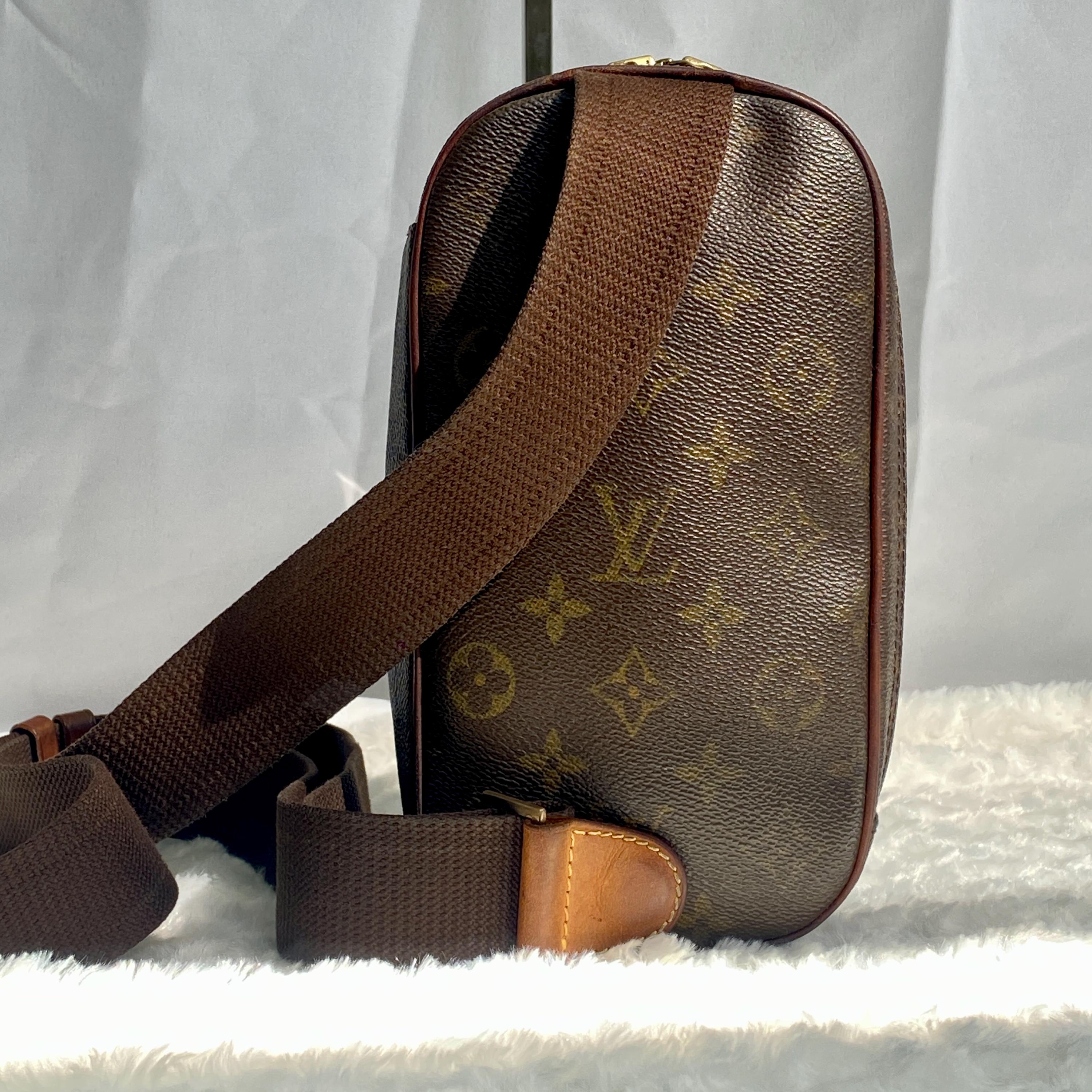 Authentic LV Brown Monogram crossbody strap.DOES COME WITH UNBRANDED NEW CLASP!! Louis Vuitton Brown Monogram Bag Strap – Mine & Yours main image 2