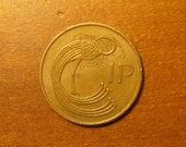1971 Ireland 1 pence, Irish world coin, penny, lucky, celtic bird, jewelry, craft, supply, supplies, penny, one cent piece,inv2