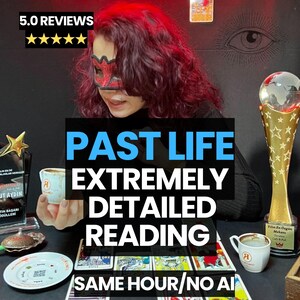 Könnte beinhalten: Das Bild zeigt den Text: "PAST LIFE EXTREMELY DETAILED READING SAME HOUR/NO AI". Eine Person mit Maske hält eine Kaffeetasse. Tarotkarten, eine Trophäe und ein Teller mit QR-Code sind ebenfalls zu sehen. Das Bild hat eine 5-Sterne-Bewertung.