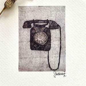 El teléfono de la abuela - Lámina artística A5, grabado a mano con ecomatriz - Serie Presencia