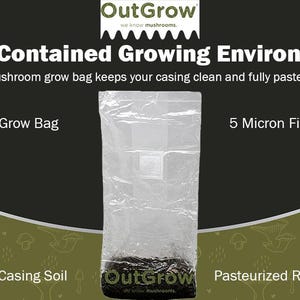 Puede incluir: Una bolsa de cultivo blanca con un parche de filtro de 5 micras. La bolsa est&aacute; etiquetada con "OutGrow" y tiene el texto "Entorno de cultivo aut&oacute;nomo" y "Bolsa de cultivo duradera". La bolsa est&aacute; sobre una superficie marr&oacute;n con un fondo verde.